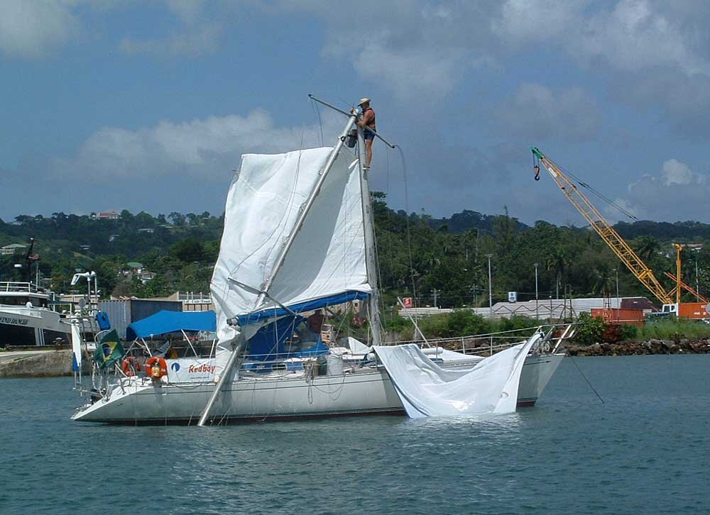 Keel vs Deck-Stepped Mast