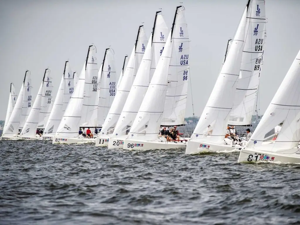 How to start a sailing race