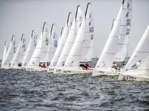 How to start a sailing race